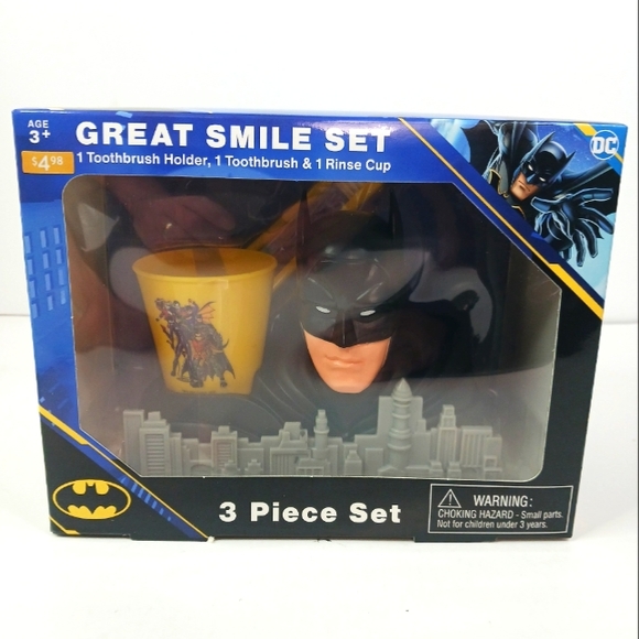 DC Comics Other - Batman DC Comics Travel Toothbrush, Holder & Rinse Cup Great Smile Set